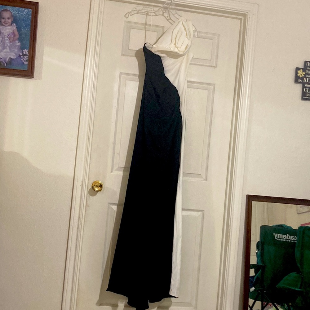 Badgley Mischka Collection formal dress